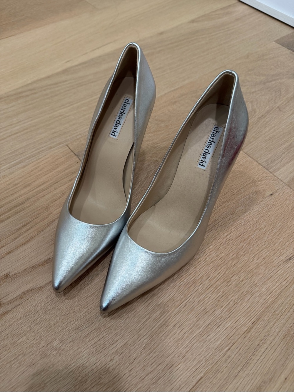Charles David Metallic Silver Pointed-Toe Pumps Size 7